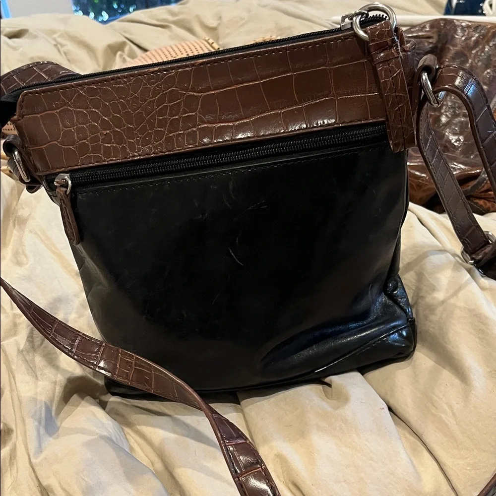 Giani Bernini Black and Brown Crossbody Bag - Picture 3 of 10